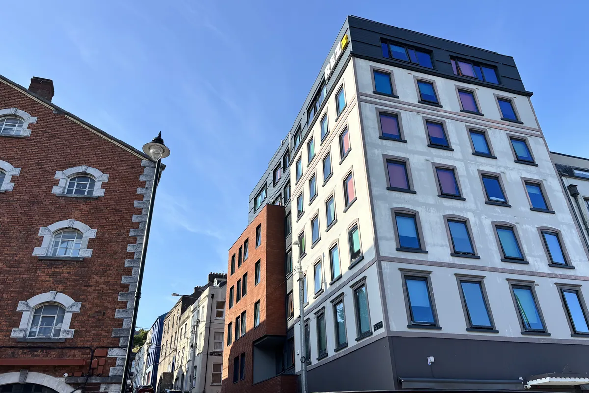 Rezz Hotel gallery image 1